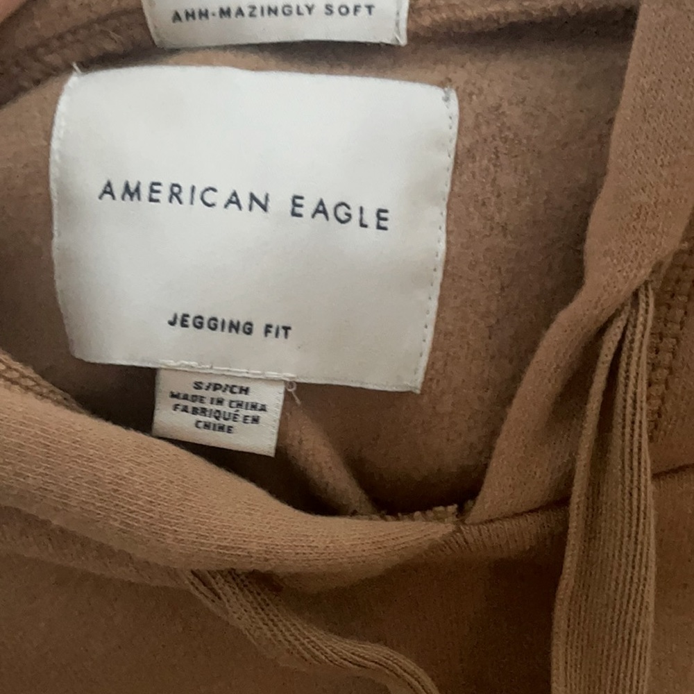 a super soft, American Eagle sweatshirt